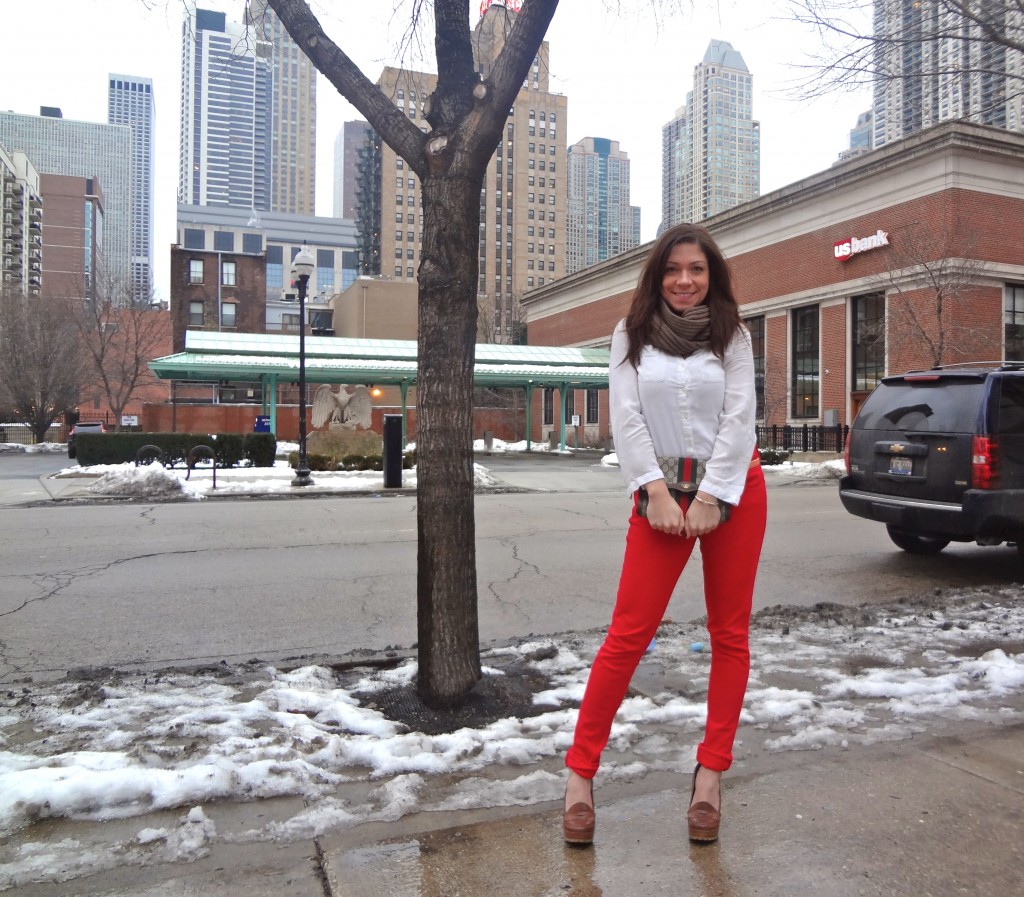 how to wear red jeans, red jeans street style, chicago street style, old navy blouse, target infinity scarf, gucci bag, vintage gucci bag