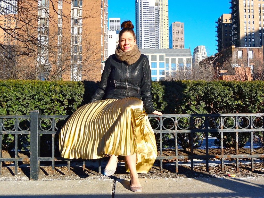 how to wear accordion pleats, accordion pleated skirt, pleated skirt, how to wear a pleated skirt