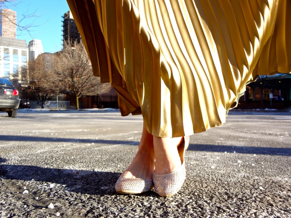 how to wear accordion pleats, accordion pleated skirt, pleated skirt, how to wear a pleated skirt, steve madden shoes, deathrose vintage skirt