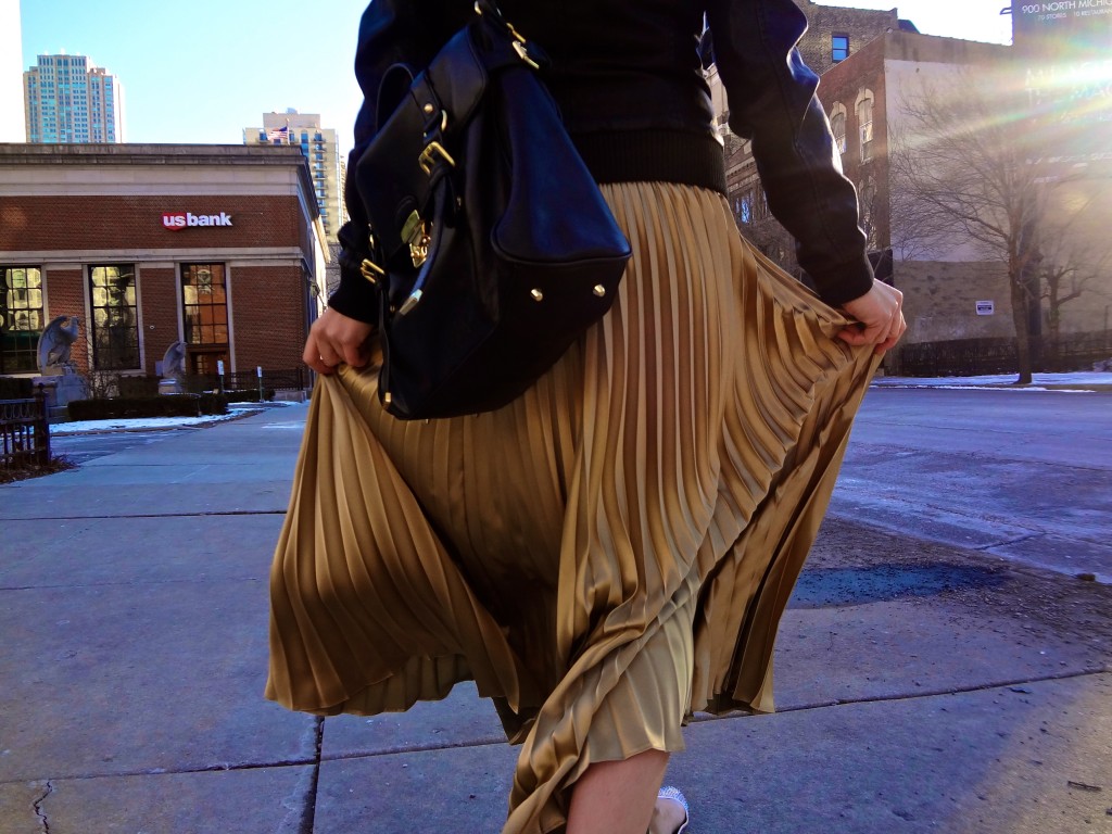 how to wear accordion pleats, accordion pleated skirt, pleated skirt, how to wear a pleated skirt, cynthia rowley bag, cynthia rowley satchel