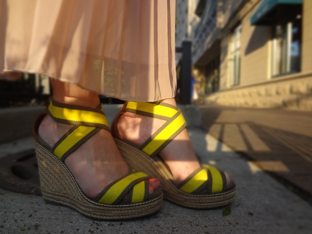 tory burch sandals, tory burch shoes, neon wedges