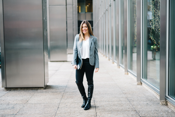 how-to-wear-a-white-tee-at-the-office