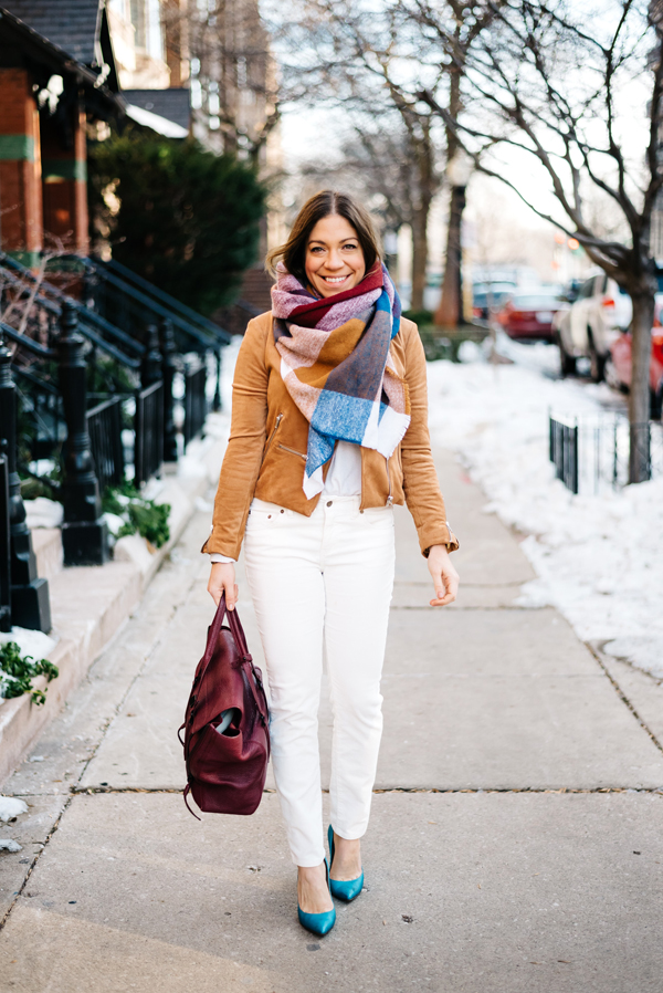 how-to-wear-white-jeans-in-the-winter