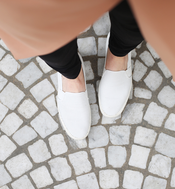 white sneakers for women, spring shoes, slip-on sneakers for women, vince blair