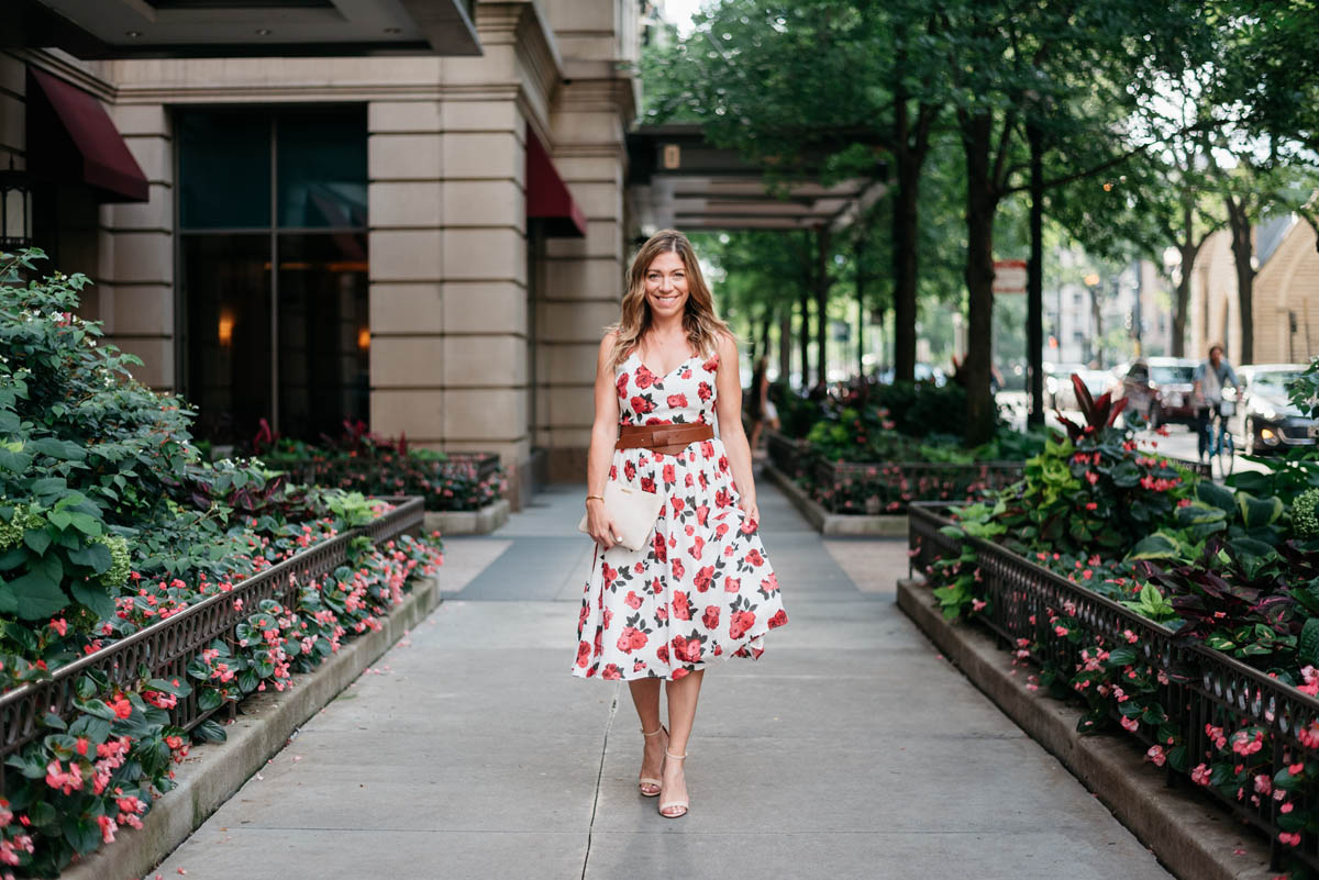 hallie wilson chicago fashion blogger wearing a bb dakota dress and schutz high heels